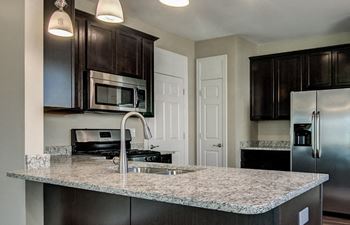 Pembrook Place Townhomes - Granite Countertops Amenities Image